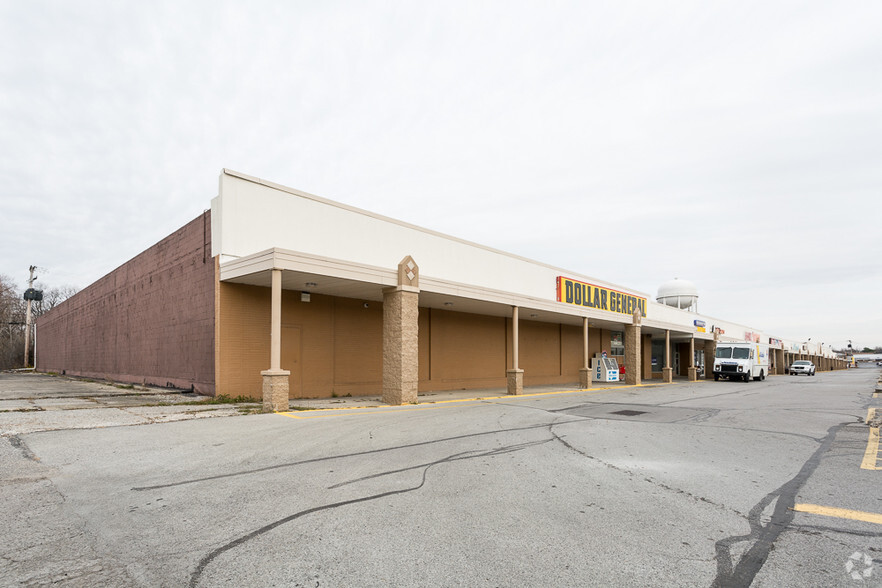 2828-2996 McCartney Rd, Youngstown, OH for rent - Building Photo - Image 1 of 3