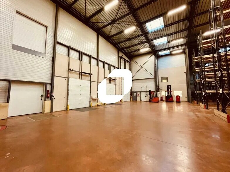 471 Rue Louis Arnal, Lozanne to rent - Building Photo - Image 1 of 29