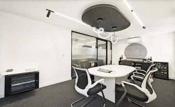 9 Risborough St, London to rent Interior Photo- Image 2 of 6