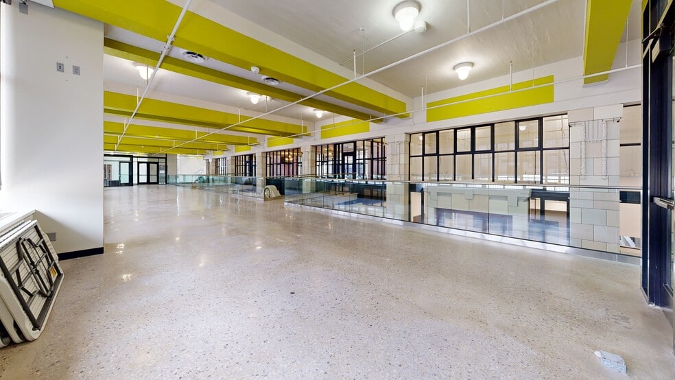 701 E Douglas Ave, Wichita, KS to rent - Matterport 3D Scan - Image 3 of 25