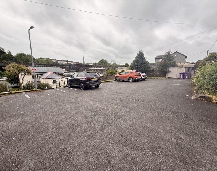 52 Stuart Rd, Plymouth to rent - Building Photo - Image 2 of 2