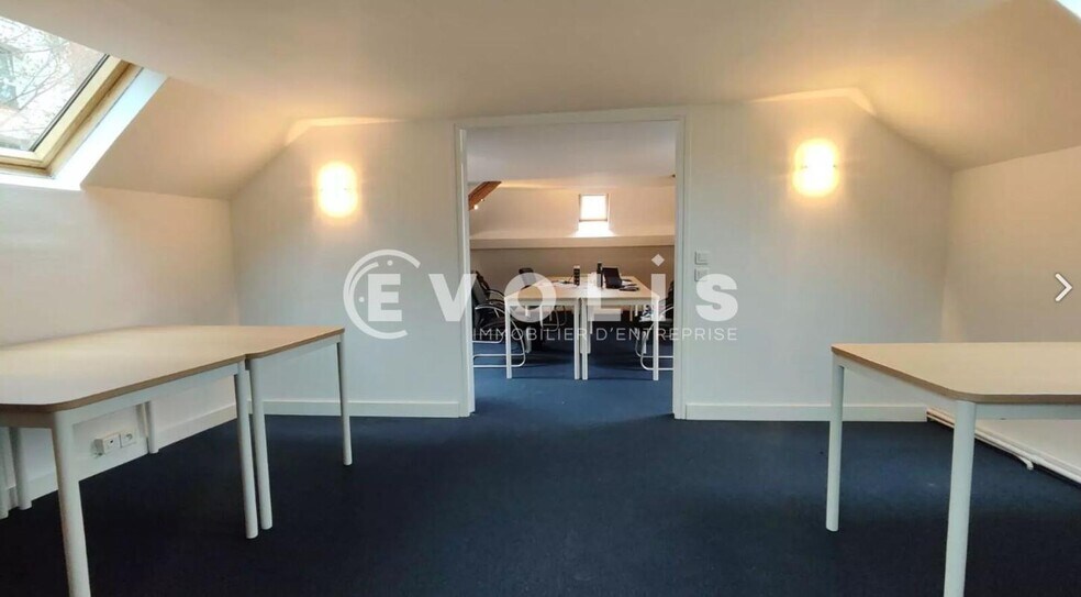 Office in Suresnes to rent - Interior Photo - Image 1 of 4