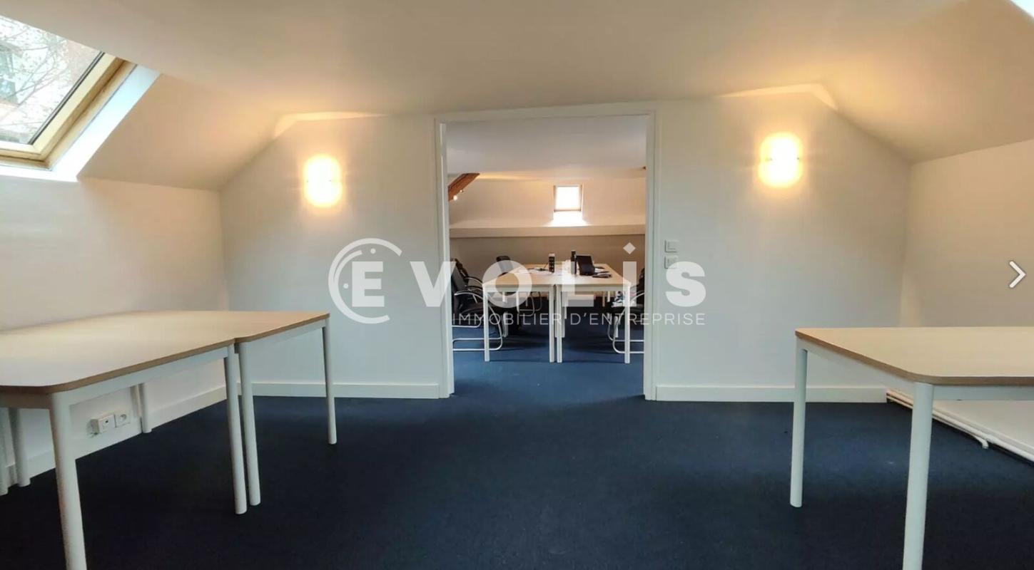 Office in Suresnes to rent Interior Photo- Image 1 of 5