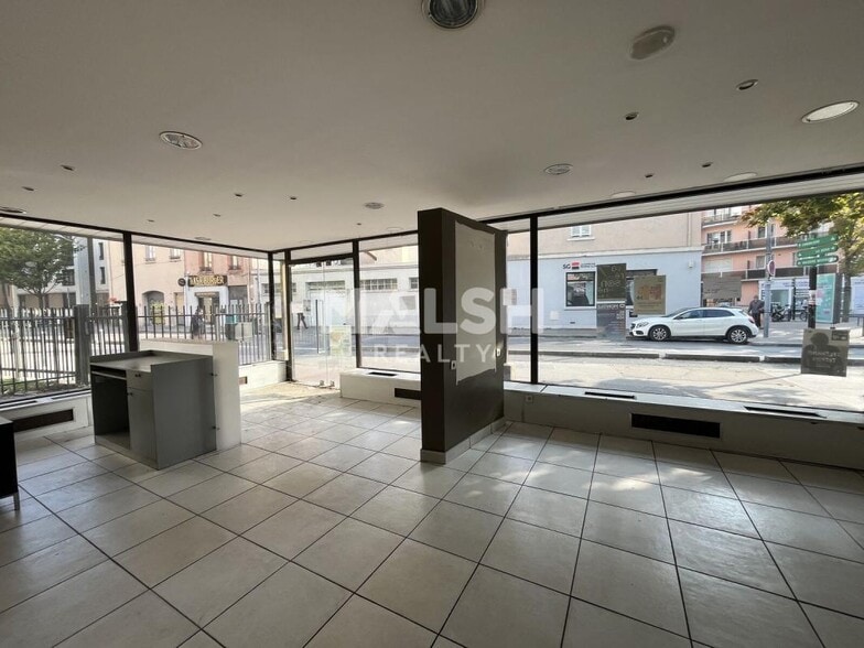 83-85 Cours De La République, Villeurbanne to rent - Interior Photo - Image 3 of 8