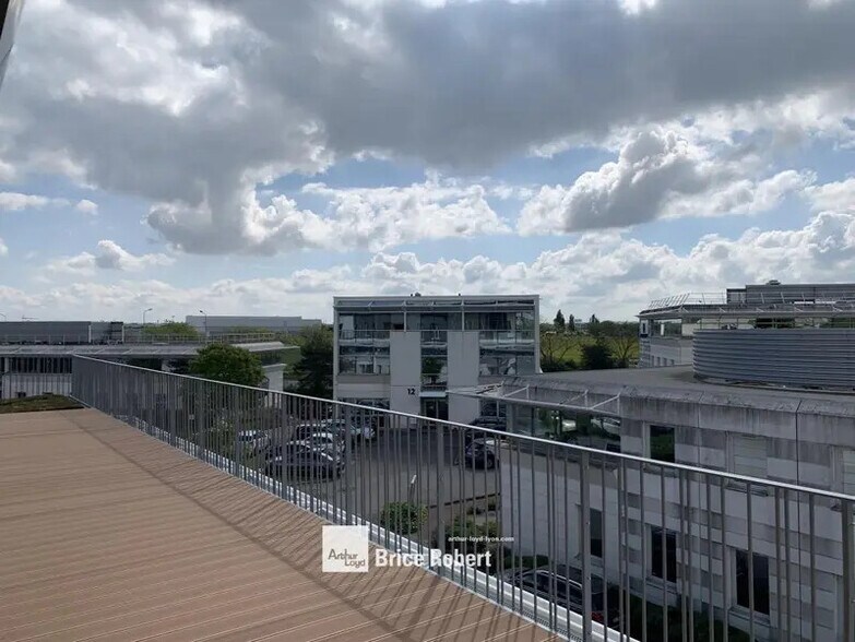 1 Rue Jacques Monod, Bron to rent - Building Photo - Image 3 of 7