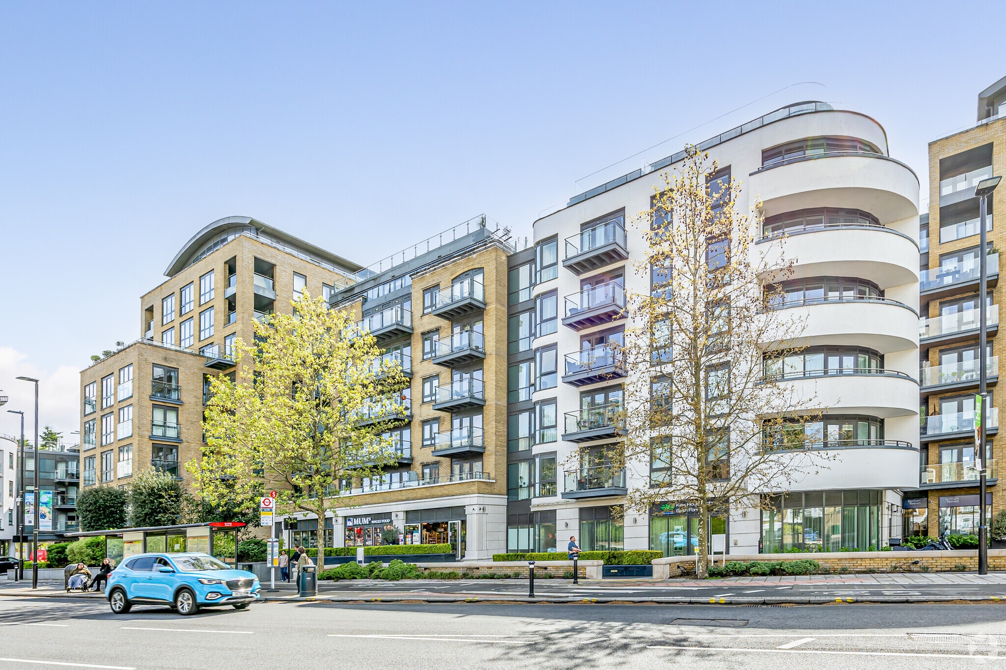 Kew Bridge Rd, Brentford for sale Primary Photo- Image 1 of 14
