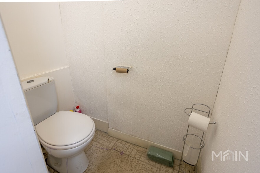 6-6A Main St, Leicester to rent - Building Photo - Image 3 of 11