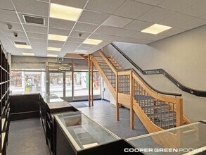 42 New St, Wellington to rent Interior Photo- Image 1 of 7