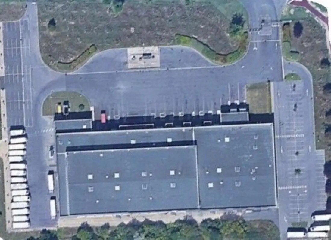 Office in SAINT-OUEN-L'AUMONE to rent Building Photo- Image 1 of 17