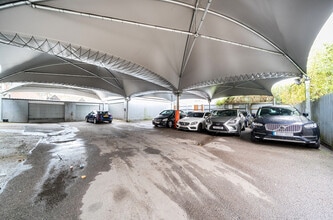 30 Whitchurch Ln, Harrow to rent Interior Photo- Image 1 of 5