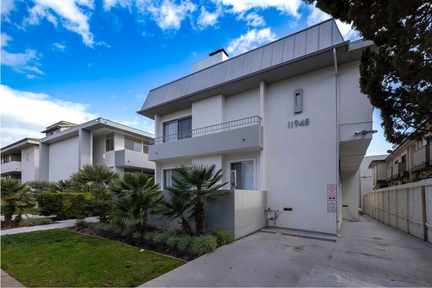 11948 Darlington Ave, Los Angeles, CA for sale - Building Photo - Image 1 of 9