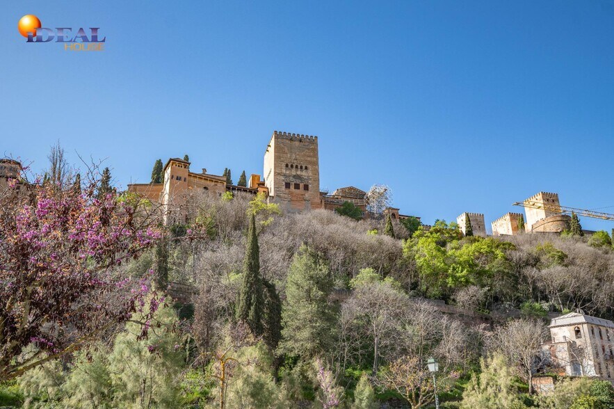 Calle Gumiel de San Pedro, 4, Granada, Granada for sale - Building Photo - Image 2 of 50