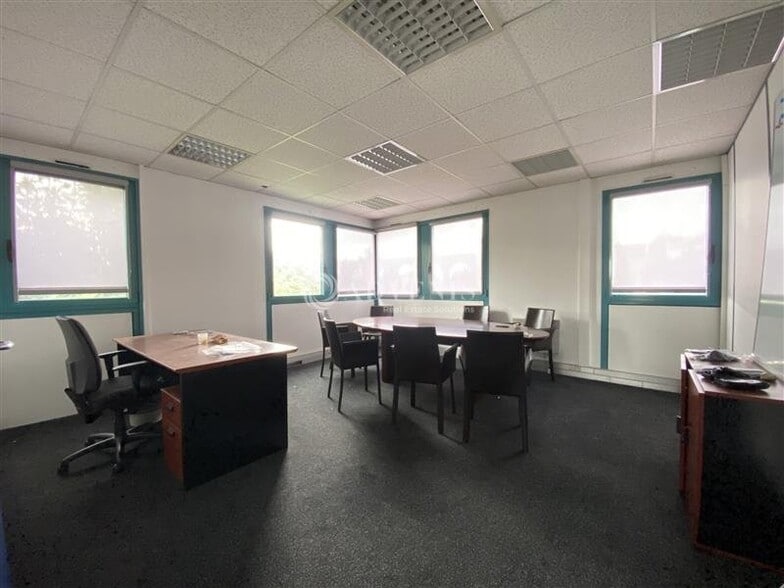 Office in Arcueil to rent - Interior Photo - Image 3 of 7