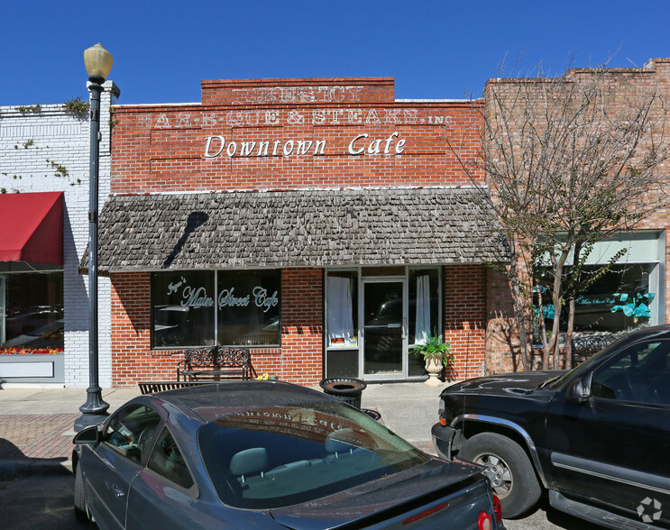 108 E Main St, Perry, FL for sale - Building Photo - Image 3 of 5