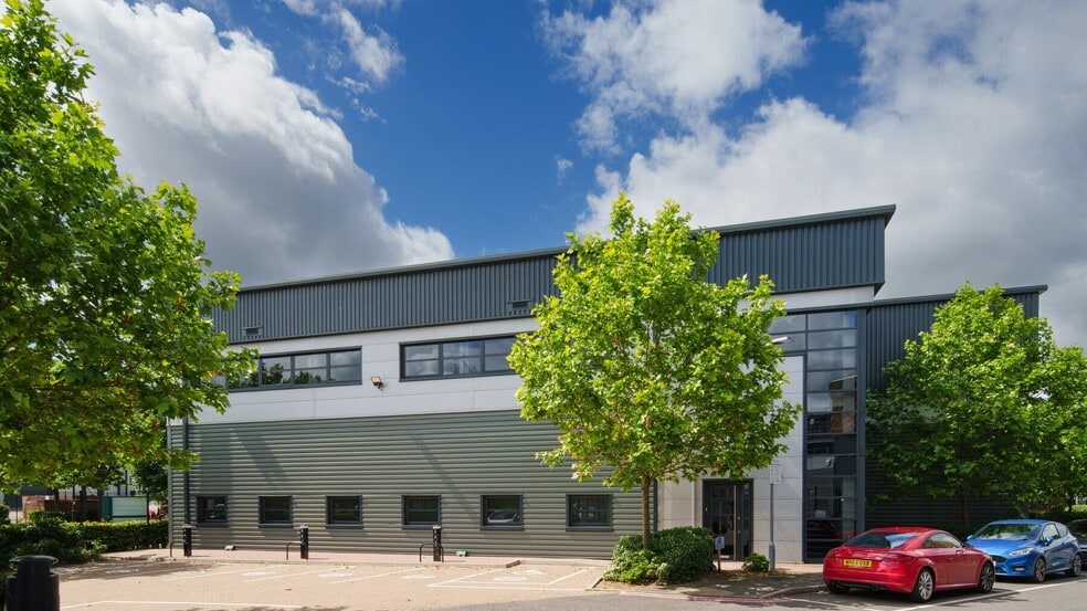 Central Way, London to rent - Building Photo - Image 3 of 10