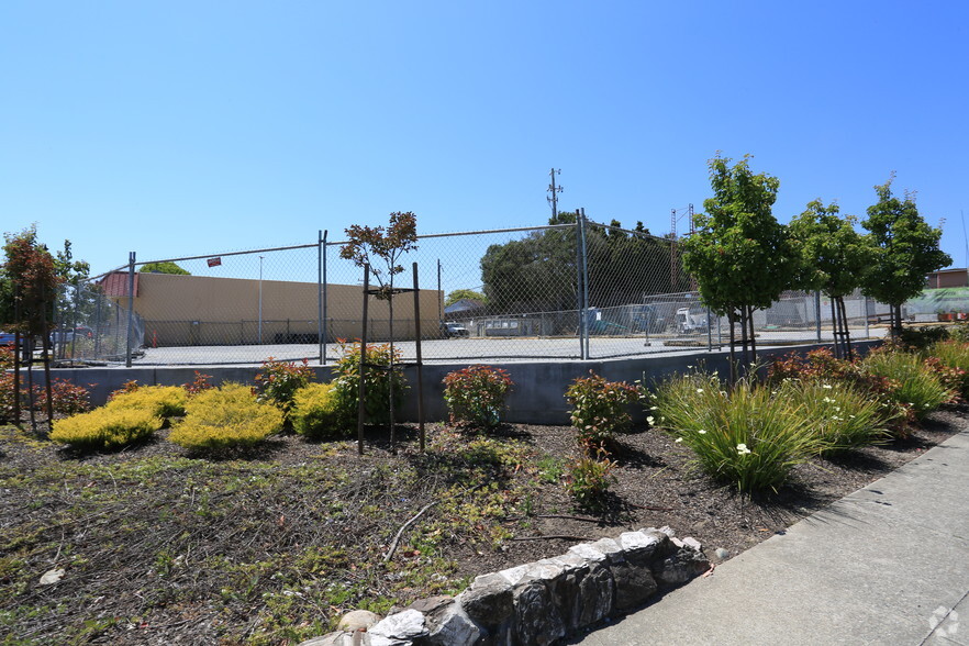 751 W San Bruno Ave, San Bruno, CA for rent - Primary Photo - Image 1 of 5