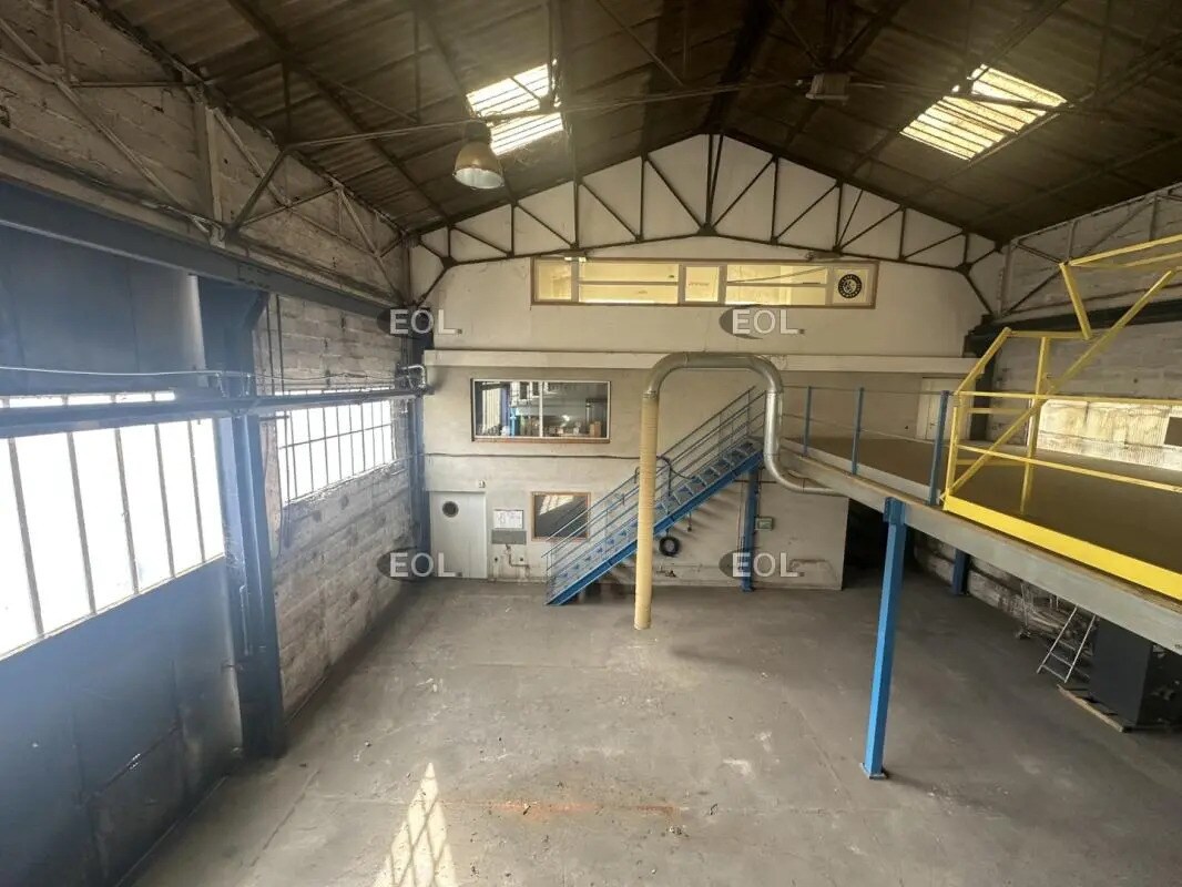 Light Industrial in Marseille for sale Building Photo- Image 1 of 10