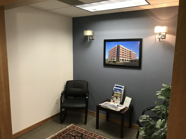 1473 Erie Blvd, Schenectady, NY for rent - Lobby - Image 3 of 13