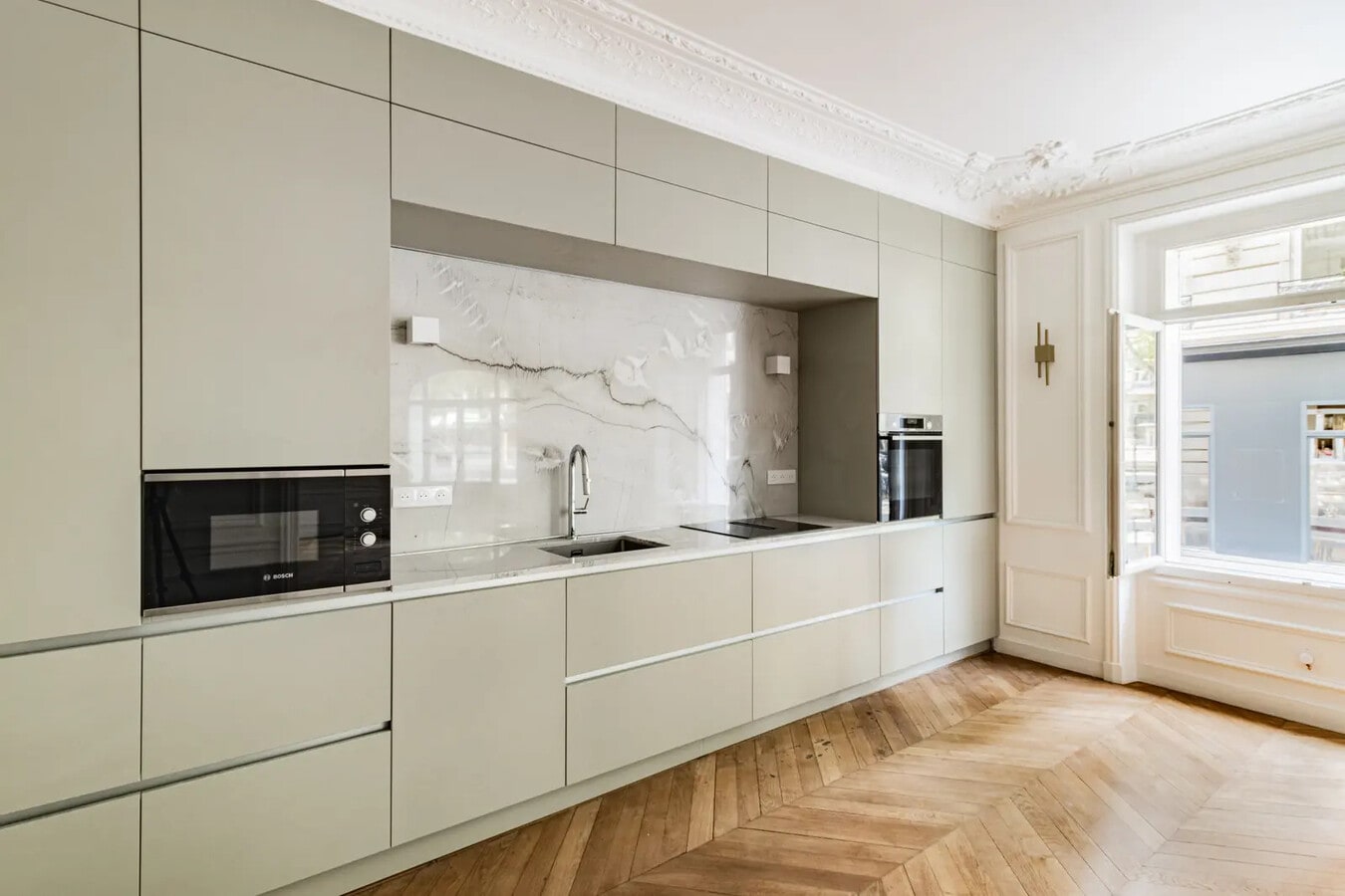 Paris, PAR 75007 - Unit undefined -  - Interior Photo - Image 1 of 10