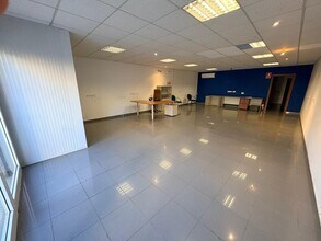 Retail in Igualada, Barcelona to rent Interior Photo- Image 2 of 12