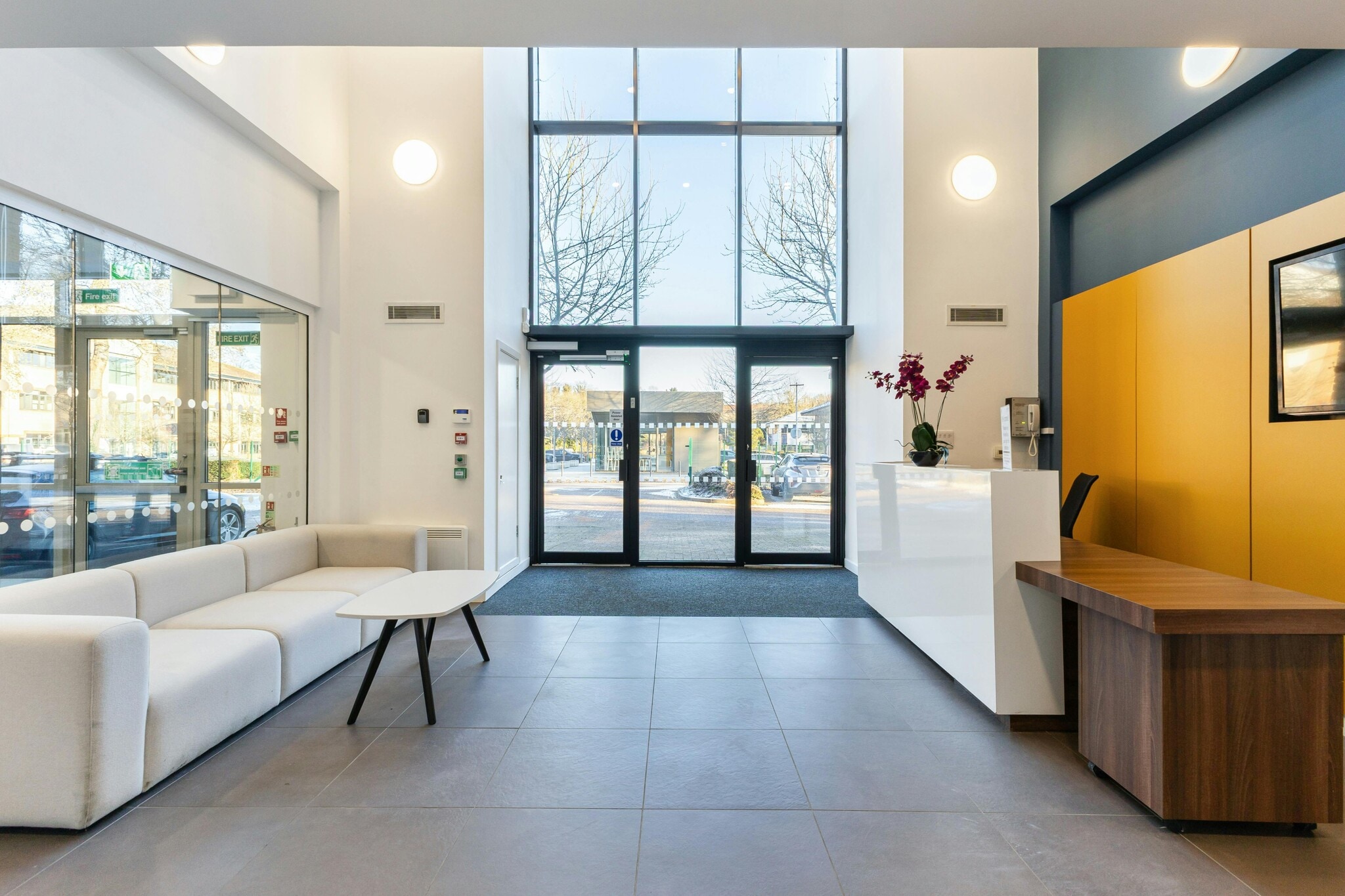 Frederick Pl, High Wycombe to rent Building Photo- Image 1 of 16