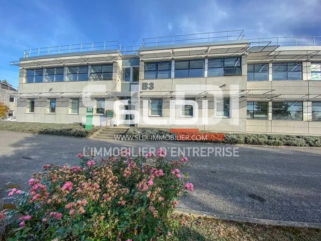 10-12 Allée Irène Joliot Curie, Saint-Priest to rent Building Photo- Image 1 of 3
