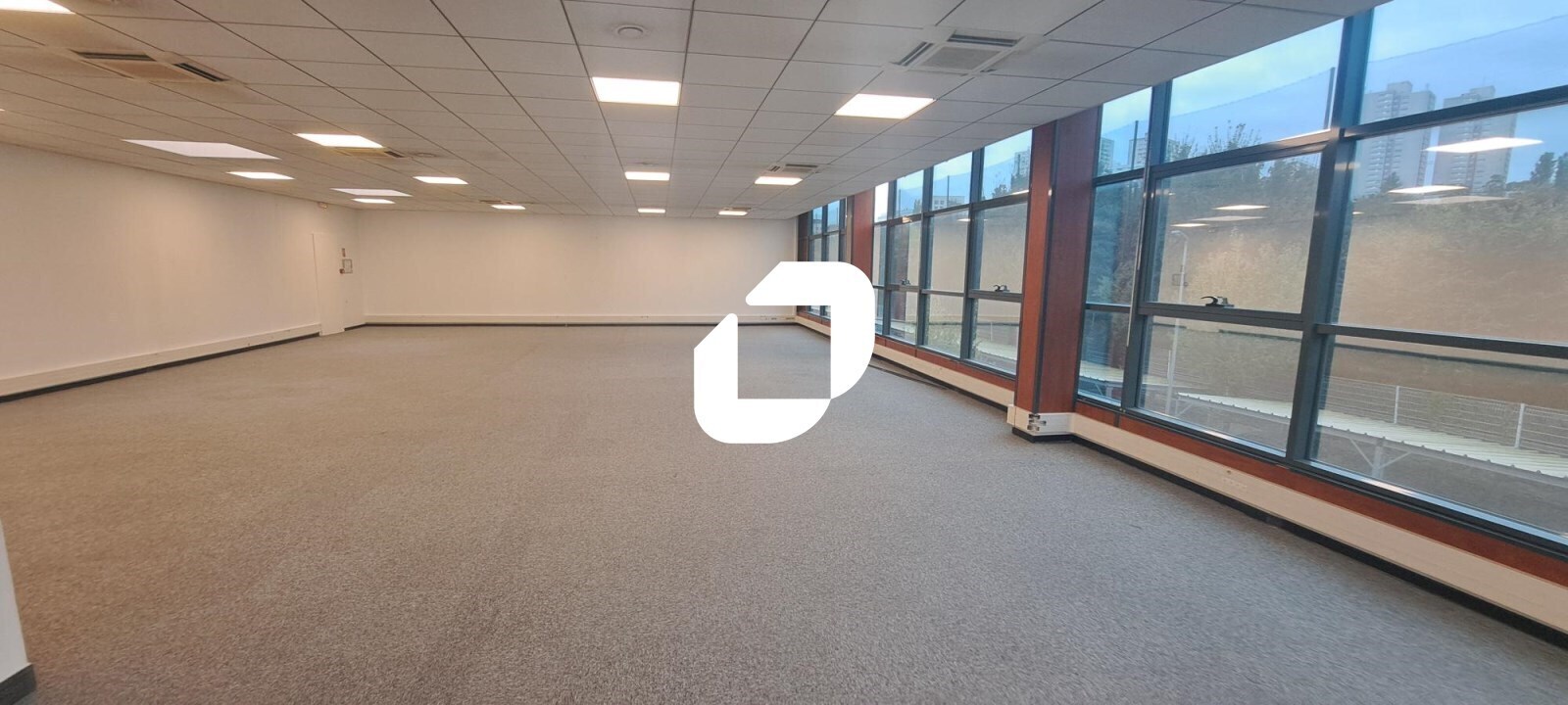 Office in Noisy-le-Sec to rent Building Photo- Image 1 of 9