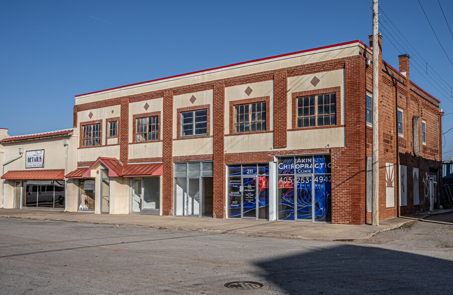 209 S 5th St, Chickasha, OK for rent - Building Photo - Image 1 of 23