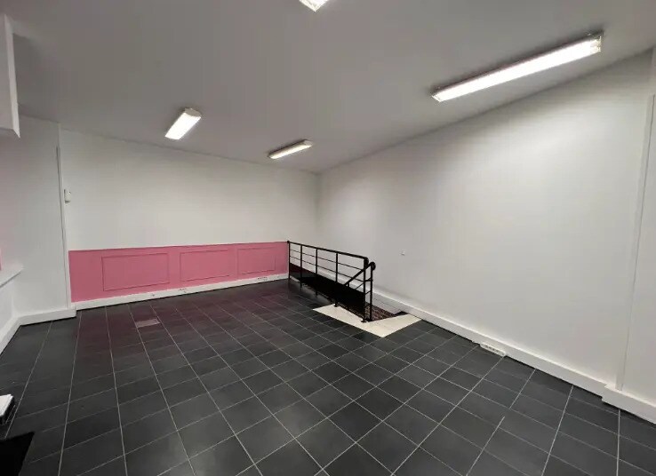 Location Commerce 61 m² - Photo 1