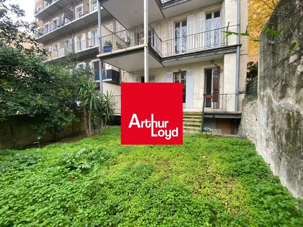 Office in Marseille to rent Building Photo- Image 1 of 9