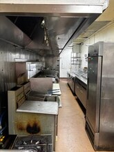 400 W 48th Ave, Denver, CO to rent Interior Photo- Image 1 of 24