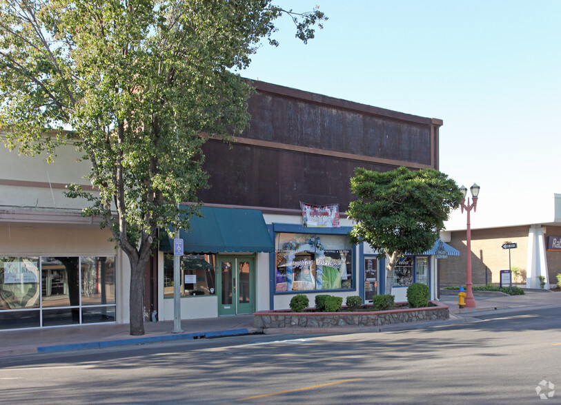 136-142 E Tulare St, Dinuba, CA for sale - Primary Photo - Image 1 of 1