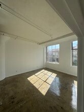 719 S Los Angeles St, Los Angeles, CA to rent Interior Photo- Image 2 of 2