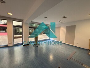 Retail in Cáceres, Cáceres to rent Interior Photo- Image 1 of 13