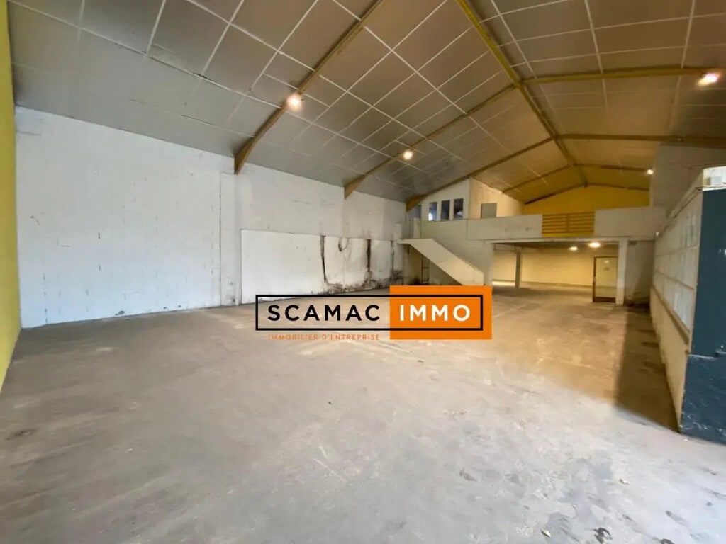 Location Entrepôt 480 m² - Photo 1