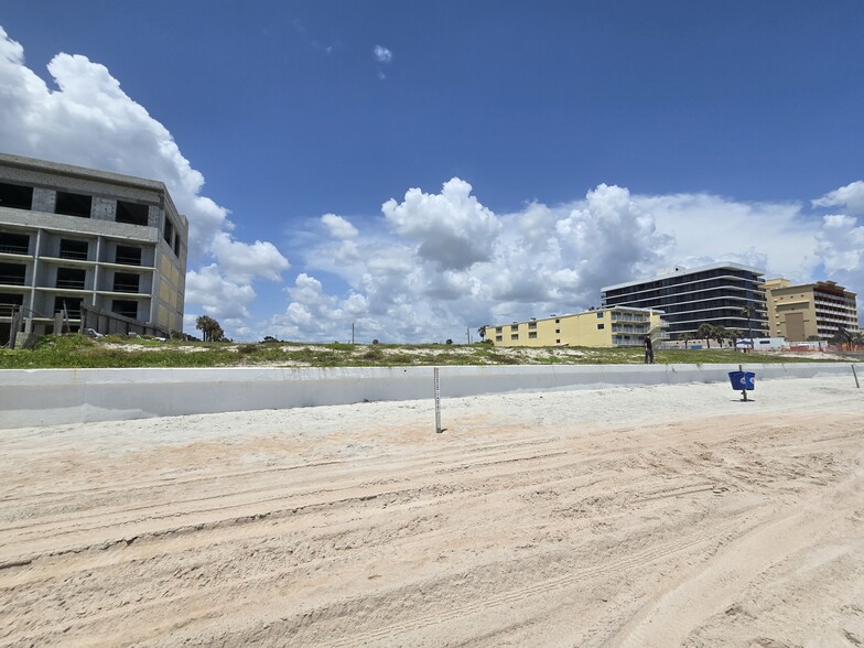 1012 N Atlantic Ave, Daytona Beach, FL for sale - Building Photo - Image 1 of 9