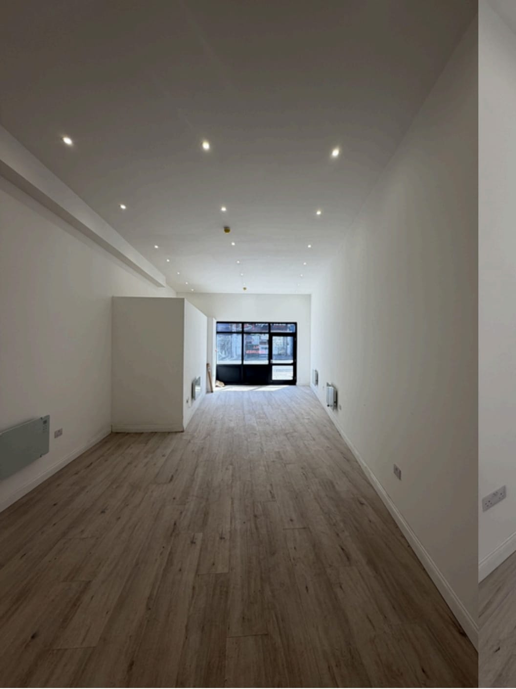132 Wandsworth High St, London to rent Interior Photo- Image 1 of 4