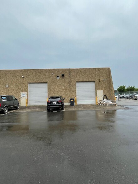 15330 123 Av NW, Edmonton, AB for sale - Building Photo - Image 2 of 13