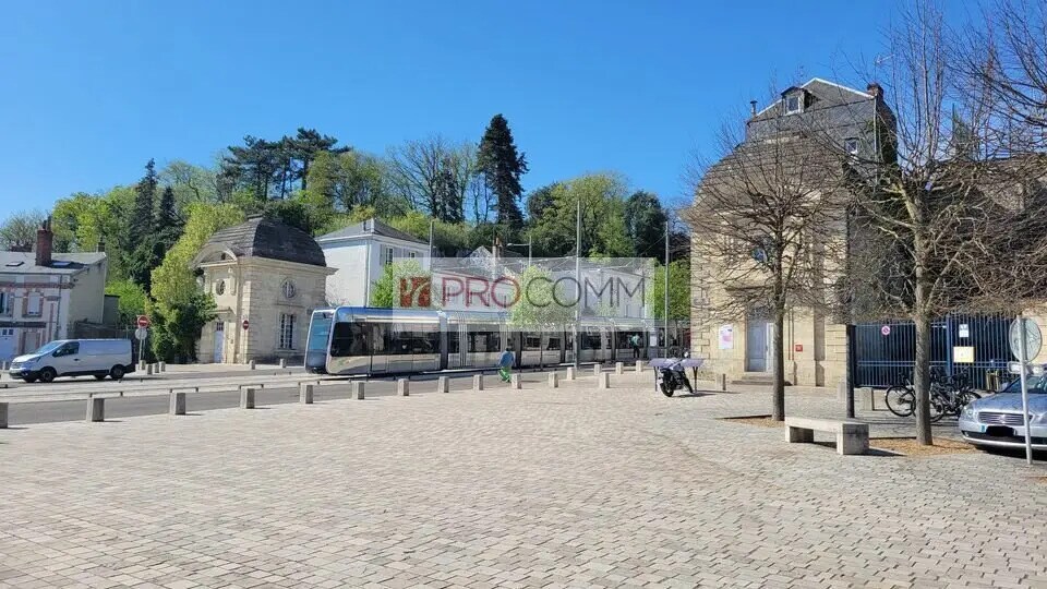 Office in Tours for sale Building Photo- Image 1 of 7