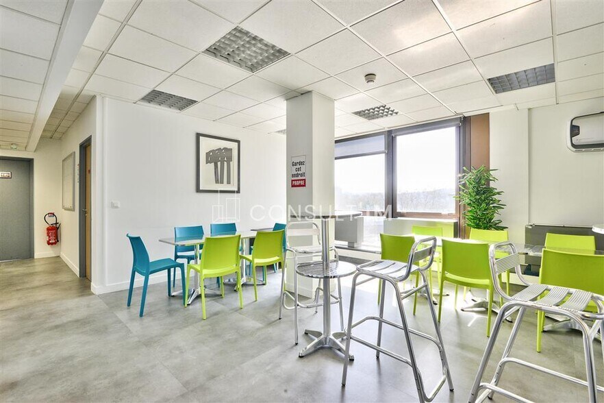 Office in Saint-Cloud to rent - Interior Photo - Image 3 of 8