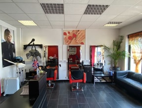 6 Rich Way, Brecon to rent Interior Photo- Image 2 of 3