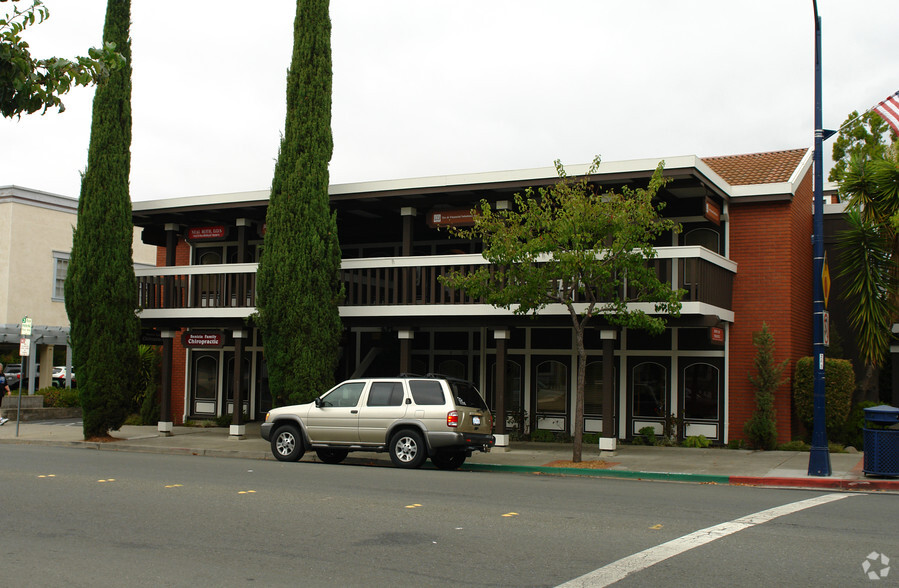 1075 1st St, Benicia, CA for rent - Building Photo - Image 2 of 8