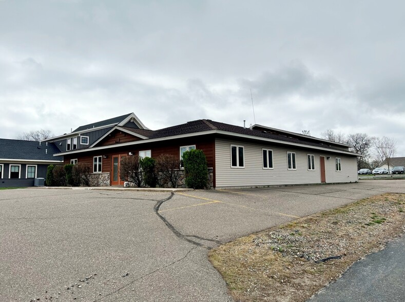 7119 Forthun Rd, Baxter, MN for rent - Building Photo - Image 1 of 8