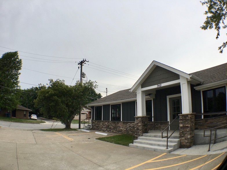 743 W Battlefield St, Springfield, MO for sale - Building Photo - Image 1 of 1