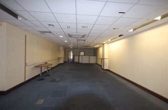 123 Station Rd, Port Talbot to rent Interior Photo- Image 1 of 2