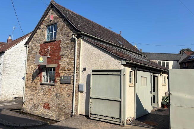 5 Water St, Dursley for sale Primary Photo- Image 1 of 7