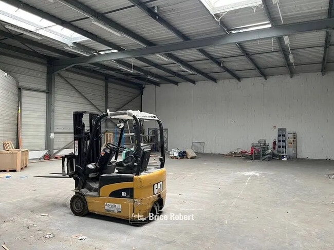 Location Local d'activités 731 m²
