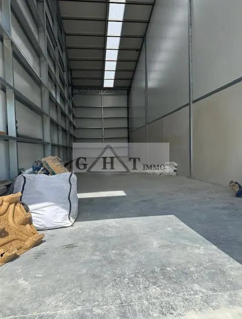Location Entrepôt 120 m² - Photo 1