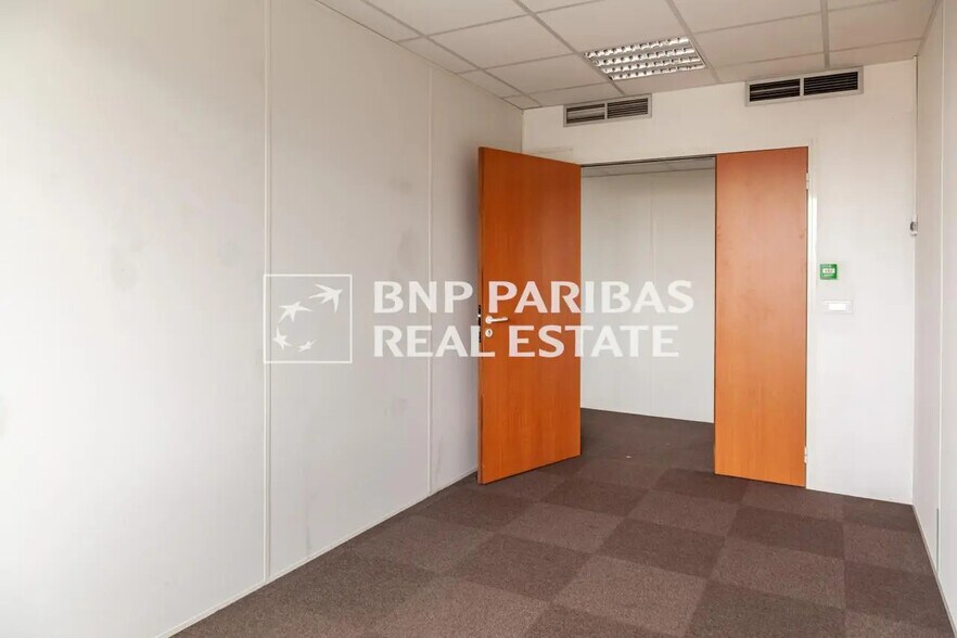 Office in Charenton-le-Pont to rent - Building Photo - Image 2 of 12
