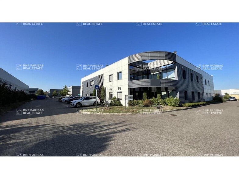 71 Impasse De La Balme, Saint-Priest to rent - Building Photo - Image 1 of 14